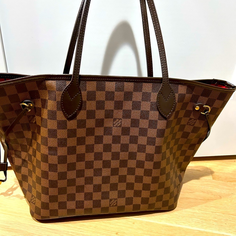 Louis Vuitton neverfull tote: MM